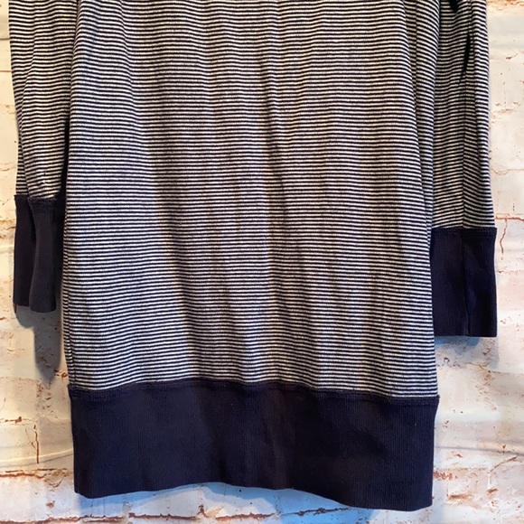 Free People long sweater stripe tunic scoop neck Small pullover navy top - Picture 3 of 9